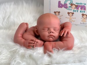 Hudson-asleep-full-limbs-beborn-004
