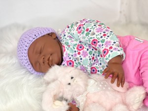Layla-asleep-14-limbs-fully-assembled-weighted-with-magnets-003