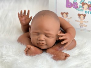 Layla-asleep-ethnic-full-limbs-be-born-002