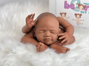 Layla-asleep-ethnic-full-limbs-be-born-004